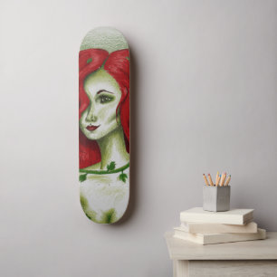 Skateboard Portrait de femme rousse mignonne Nymphe de la vig