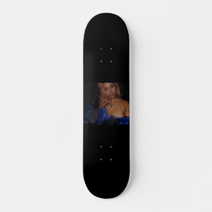 Skateboard Portrait d'une belle jeune fille