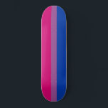 Skateboard Pride bisexuelle (Bi Drapeau)<br><div class="desc">Ce design présente le drapeau bisexuel de la fierté, qui a été conçu pour la première fois par Michael Page en 1998. Il était destiné à donner à la communauté bisexuelle son propre symbole comparable au drapeau gay pride. Dans le drapeau, le rose est pour le même genre d'attraction, le...</div>