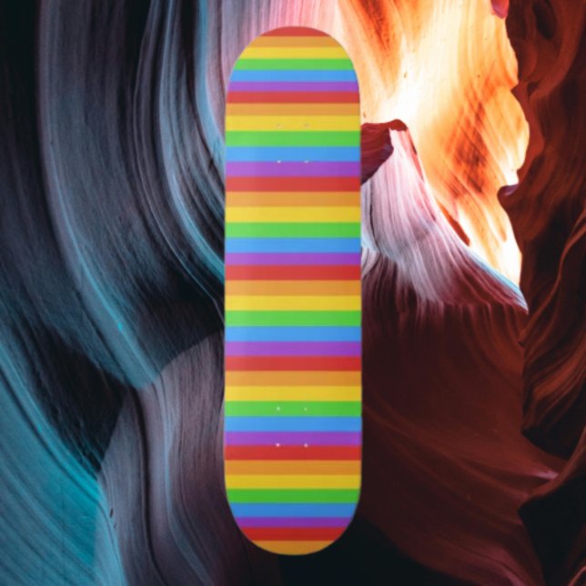 Skateboard Pride Ride : Drapeau Arc-en-ciel Horizontal (Créateur téléchargé)