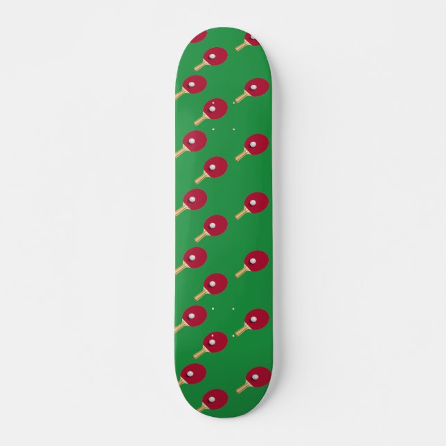 Skateboard Raquette de ping-pong et boule sur vert (Devant)
