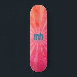 Skateboard Rayons de coucher de soleil monogrammes<br><div class="desc">Un motif moderne gris en orange et rose avec un monogramme amusant modifiable en gris. Personnalisez en modifiant le texte dans la zone de texte ou en supprimant le texte sans monogramme.</div>