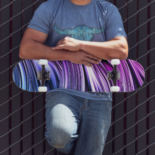 Skateboard Rayures noires, blanches et violettes