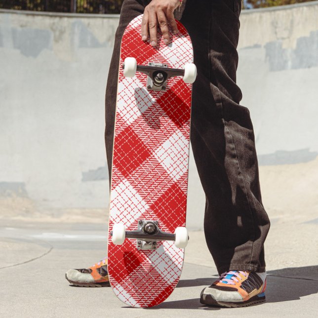 Skateboard Red and White Bold Checkered Plaid Design  (Créateur téléchargé)