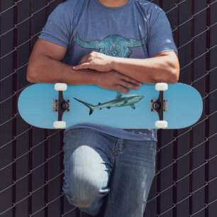 Skateboard Requin de récif - Design abstrait - Découpé d'une