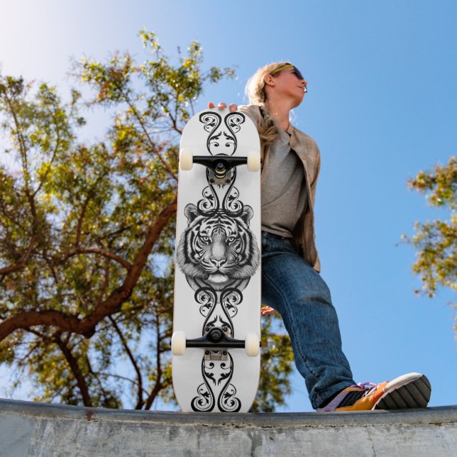 SKATEBOARD RÉSUMÉ TIGRE (Extérieur 1)