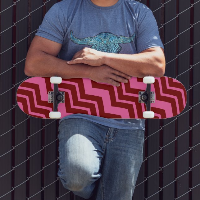 Skateboard Rouge bordeaux rose chevron design en zigzag  (Extérieur 3)