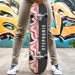 Skateboard Rouge et noir, marbre abstrait moderne rétro tourb<br><div class="desc">Faites sensation au skatepark avec notre skateboard Red And Black Retro Modern Abstract Marble Swirl ! Ce design accrocheur présente des motifs tourbillonnants de teintes rouges et noires, inspirés de l'art abstrait rétro et moderne. Parfait pour les skateurs qui aiment les designs uniques et artistiques, cette planche allie style et...</div>