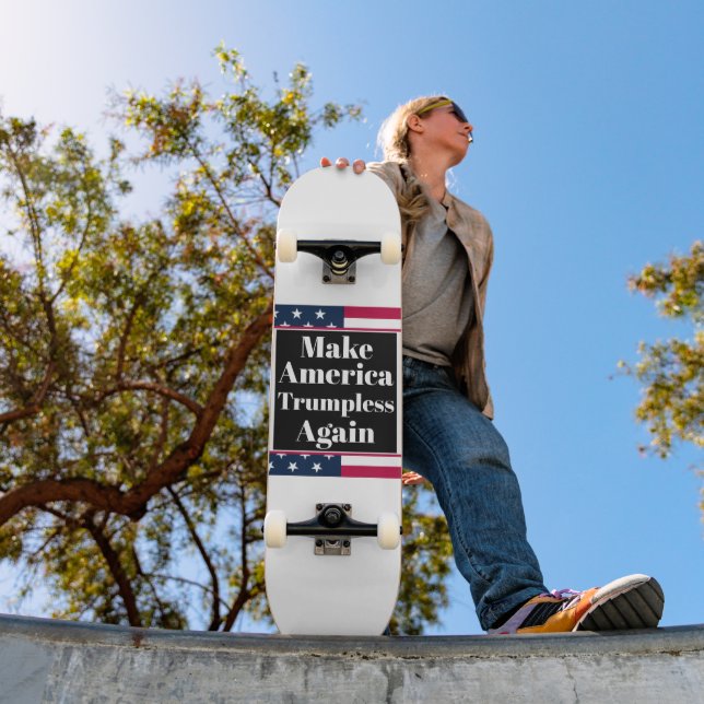 Skateboard sans Trump (Extérieur 1)