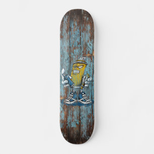 Skateboard Skateboards graffiti sur planche en bois usée
