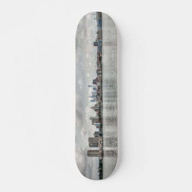 Skateboard Skyline Philly (Devant)