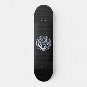 Skateboard Style Chrome badge Dragon sur Carbon Fibre Print