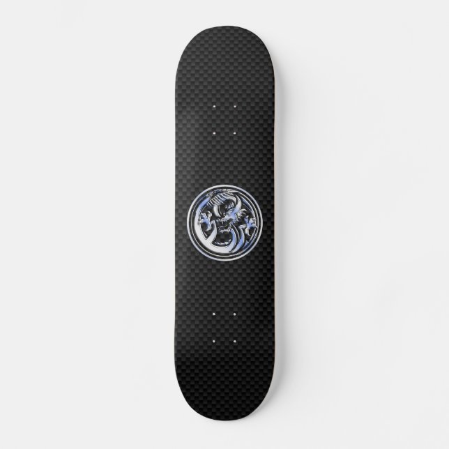 Skateboard Style Chrome badge Dragon sur Carbon Fibre Print (Recto)