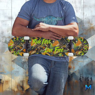 Skateboard Style graffiti et vert néon 'Ride Fast Live Free'