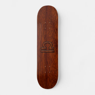 Skateboard Symbole de la Libra Zodiac sur l'acajou