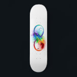 Skateboard Symbole d'infini avec plume arc-en-ciel<br><div class="desc">Symbole artistique à l'infini avec belle plume arc-en-ciel sur arrière - plan blanc. Style tatouage.</div>