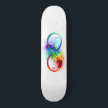 Skateboard Symbole d'infini avec plume arc-en-ciel<br><div class="desc">Symbole artistique à l'infini avec belle plume arc-en-ciel sur arrière - plan blanc. Style tatouage.</div>
