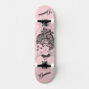 Skateboard Symbole zodiaque masqué Lady Gemini et signe rose