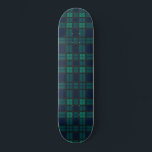 Skateboard Tartan Clan Black Watch Plaid Blue Green Check<br><div class="desc">Clan Black Watch tartan vert noir bleu chèque skateboard. Faites un grand cadeau ou simplement vous offrir. Faites-le correspondre à votre tenue préférée ou nouvelle. Il se peut que tout le monde regarde avec envie. CONSEIL : Combinez cette serviette à main avec notre sac fourre-tout assorti, tapis de yoga ou...</div>