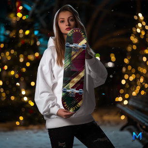 Skateboard Tartan de Noël Élégant en Or et Bourgogne