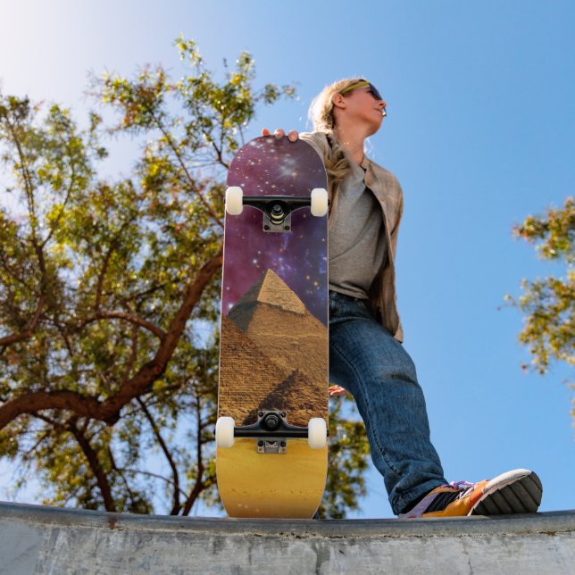 Skateboard tempête cosmique au-dessus de l'égypte (Extérieur 1)