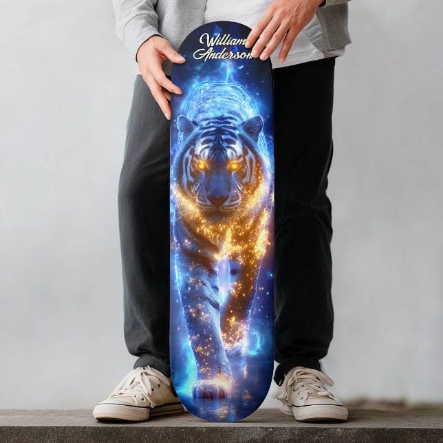 Skateboard Tigre céleste majestueux  (Majestic Celestial Tiger Skateboard)