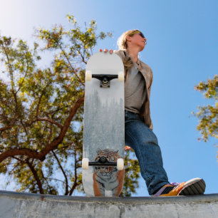 Skateboard tigre dans la neige