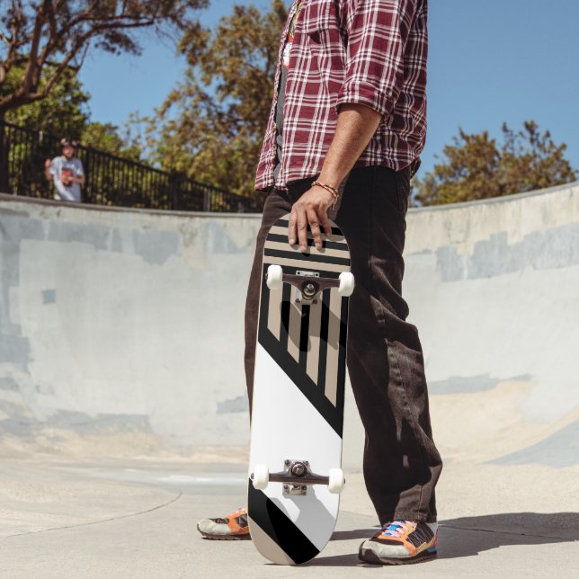 Skateboard Triangle Stripes - Taupe, Black and White (Extérieur 2)