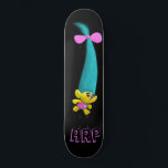 Skateboard *~* Troll AP89 Neon Noir Initiales amusant<br><div class="desc">(Code de recherche AP89 pour les articles Troll et AP88 pour les articles de thème médiéval ) Transfert facile vers d'autres produits Zazzle. Patinage arrière - plan NOIR. Customisez / Personnalisez vos INITIALES / MONOGRAM. Troll aux cheveux longs et marrants. Couleurs néons lumineuses. Il s'agit d'un design populaire tendance pour...</div>