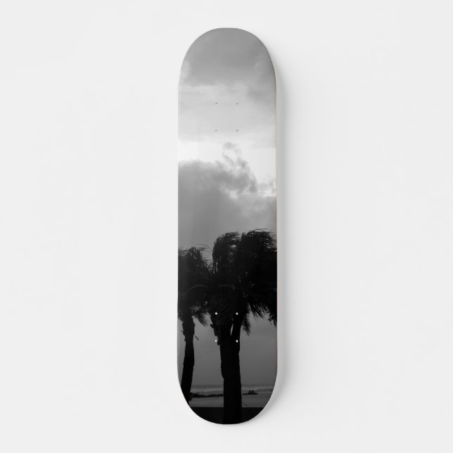 Skateboard Tropical Stormy Skies Grayscale (Devant)