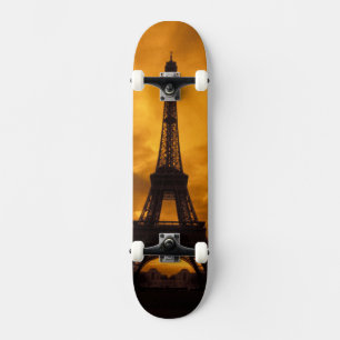 Skateboard UE, France, Paris. Tour Eiffel.