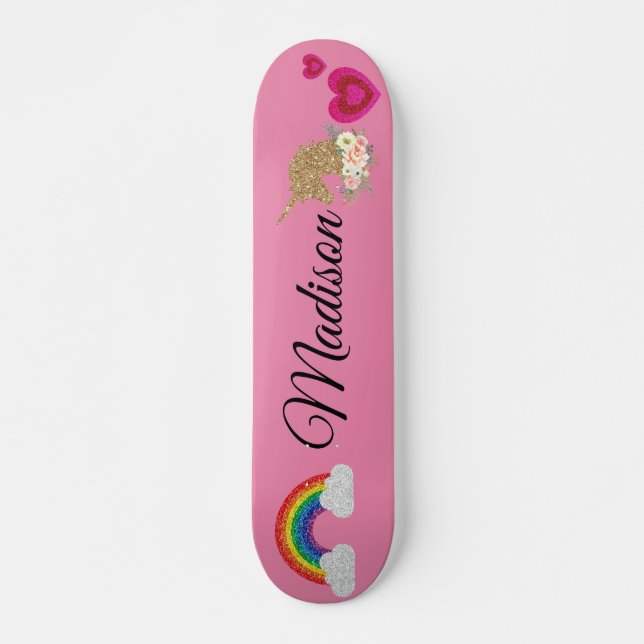 Skateboard Unicorne arc-en-ciel au coeur plus brillant. (Devant)