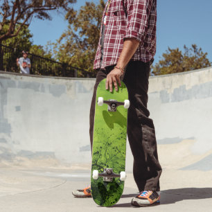 Skateboard Vert Citron Grunge avec Accents Noirs