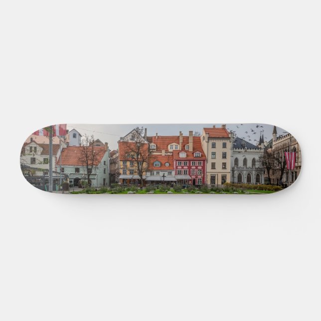 Skateboard Vieille ville de Riga en automne (Horz)
