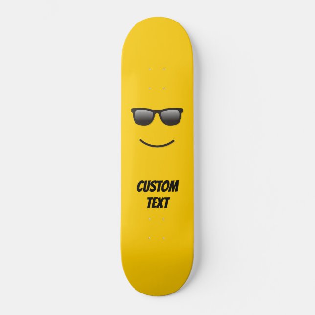 Skateboard Visage Souriant avec Lunettes de Soleil (Recto)