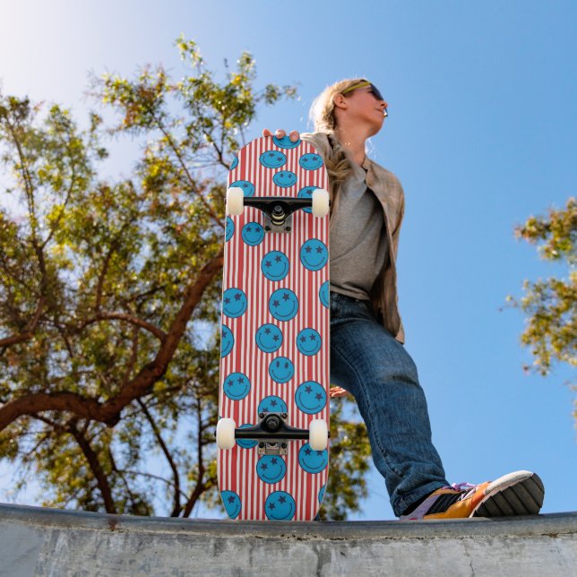 Skateboard Visage Souriant Rétro Patriote (Extérieur 1)