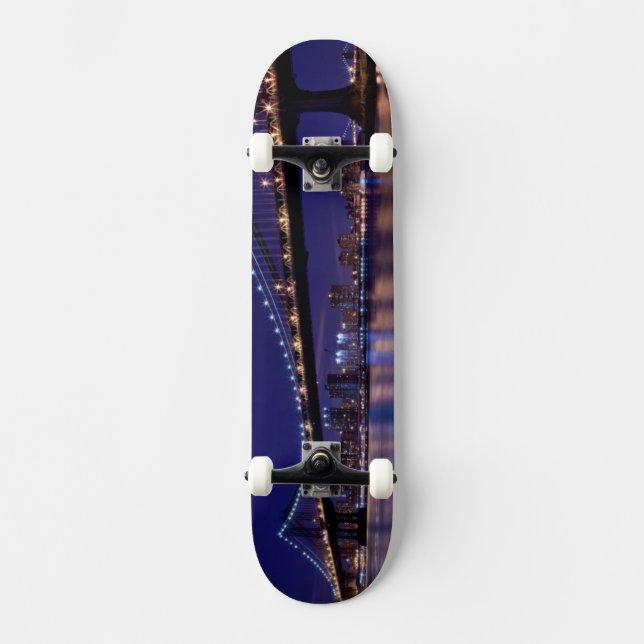 Skateboard Vue de pont de Manhattan la nuit (Recto)