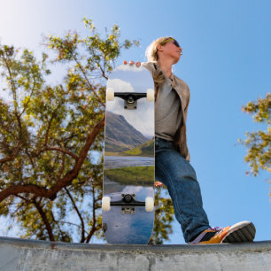 Skateboard wiew nature, montagne