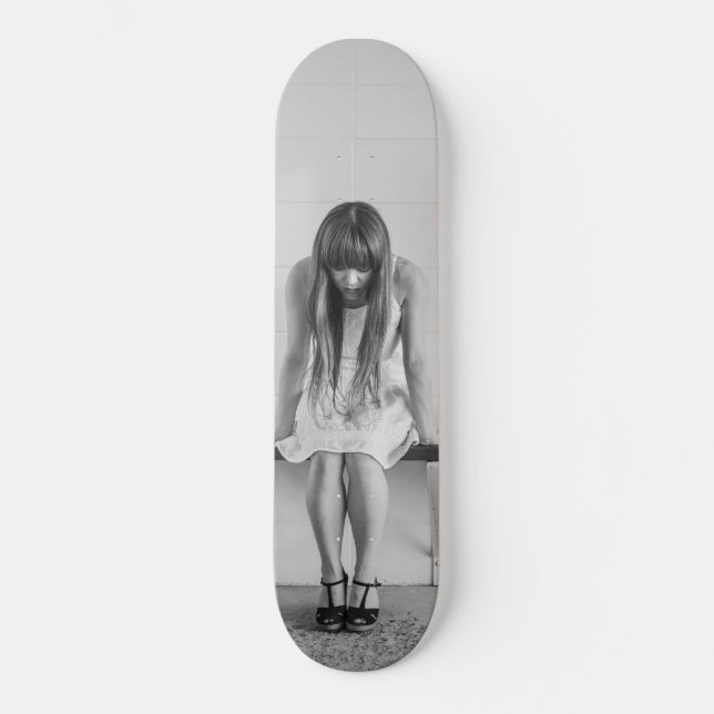 Skateboard Worried Girl (Recto)