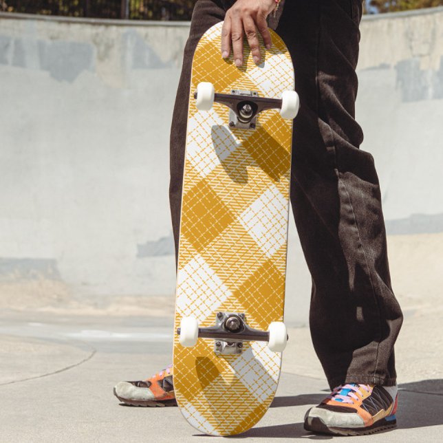 Skateboard Yellow and White Bold Checkered Plaid Design  (Créateur téléchargé)