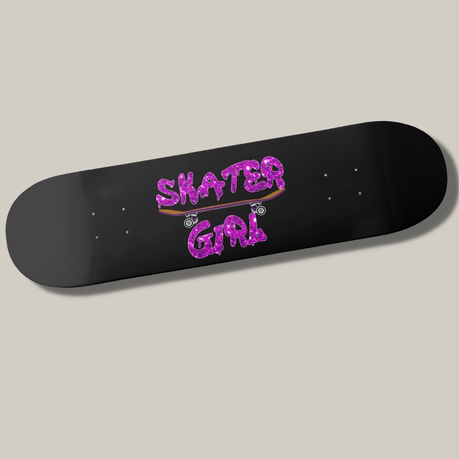 Skater Girl Purple Pink Skateboard (Créateur téléchargé)