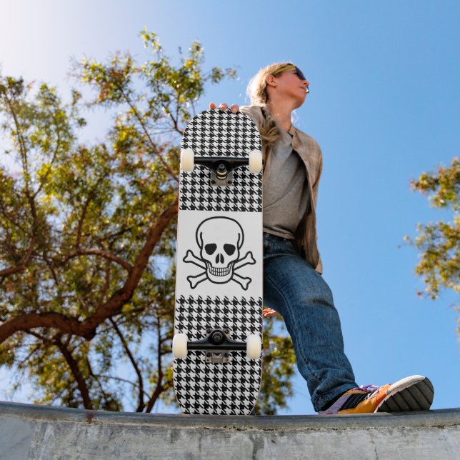 SKULL N CROSSBONES SKATEBOARD DECK (Extérieur 1)