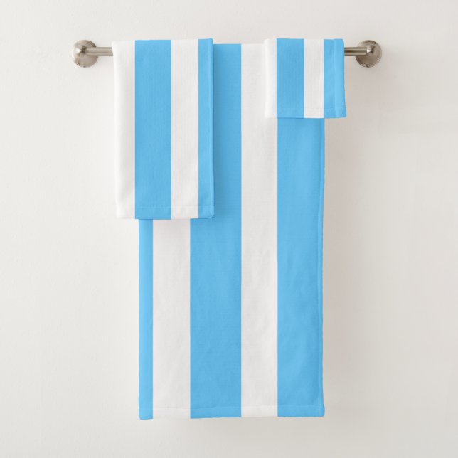 Sky Blue and White Cabana Stripes  (En situation)