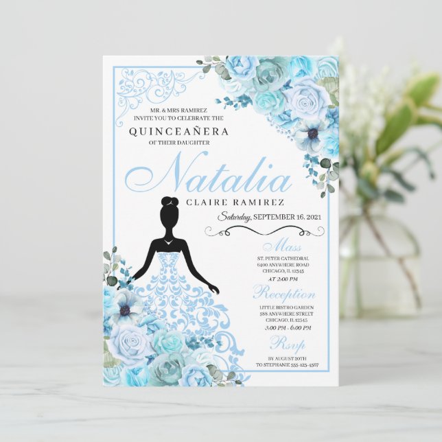 Sky Blue Floral Quinceanera Invitation Anniversair (Debout devant)