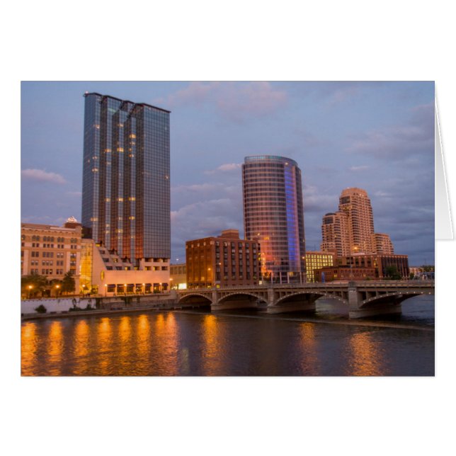 Skyline À Dusk, Sur La Grande Rivière 2 (Devant horizontal)