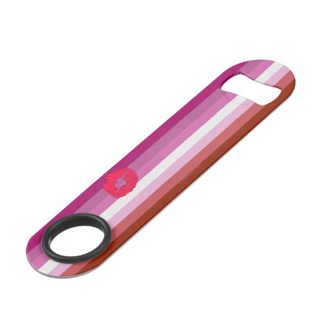 SlipperyJoe rouge à lèvres drapeau de la fierté le (Devant angulaire)