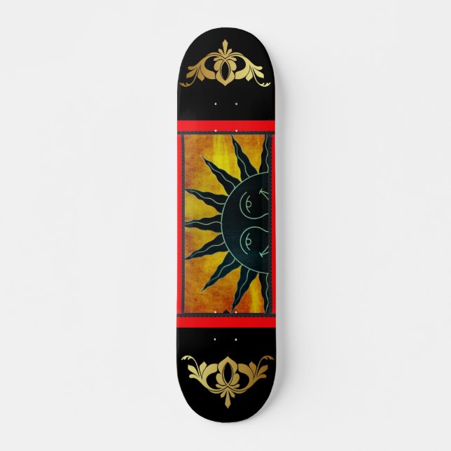 Smiling Sun Skateboard (Devant)