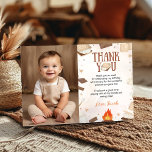 S'more Campfire Birthday Photo Carte de remercieme<br><div class="desc">Express votre gratitude de la façon la plus douce avec notre Carte de remerciements photo d'anniversaire S'more Campfire. Avec un thème chaleureux de feu de camp avec des illustrations de s'mores et un endroit pour ajouter une photo préférée de la célébration, cette carte ajoute une touche personnelle et rustique à...</div>