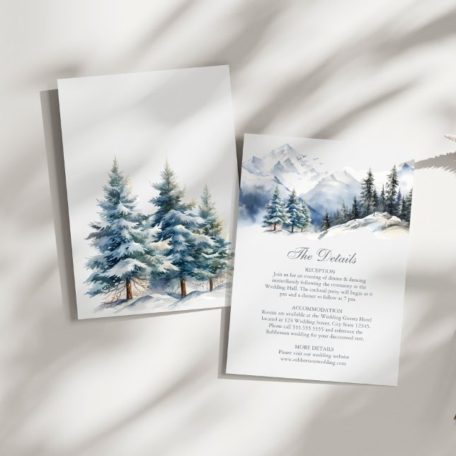 Snowy Mountain & Pine Trees Mariage Détails Carte (Snowy Mountain & Pine Trees Weddding Details Card on a sunny white table.)