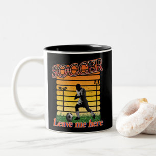 Soccer 2021 Laissez-moi ici Mug de café à deux ton
